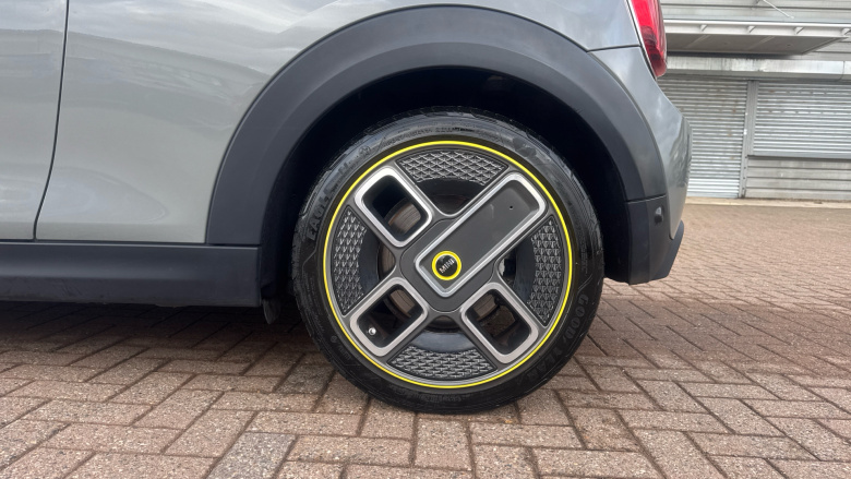 MINI Hatchback 135kW Cooper S Level 2 33kWh 3dr Auto Electric Hatchback